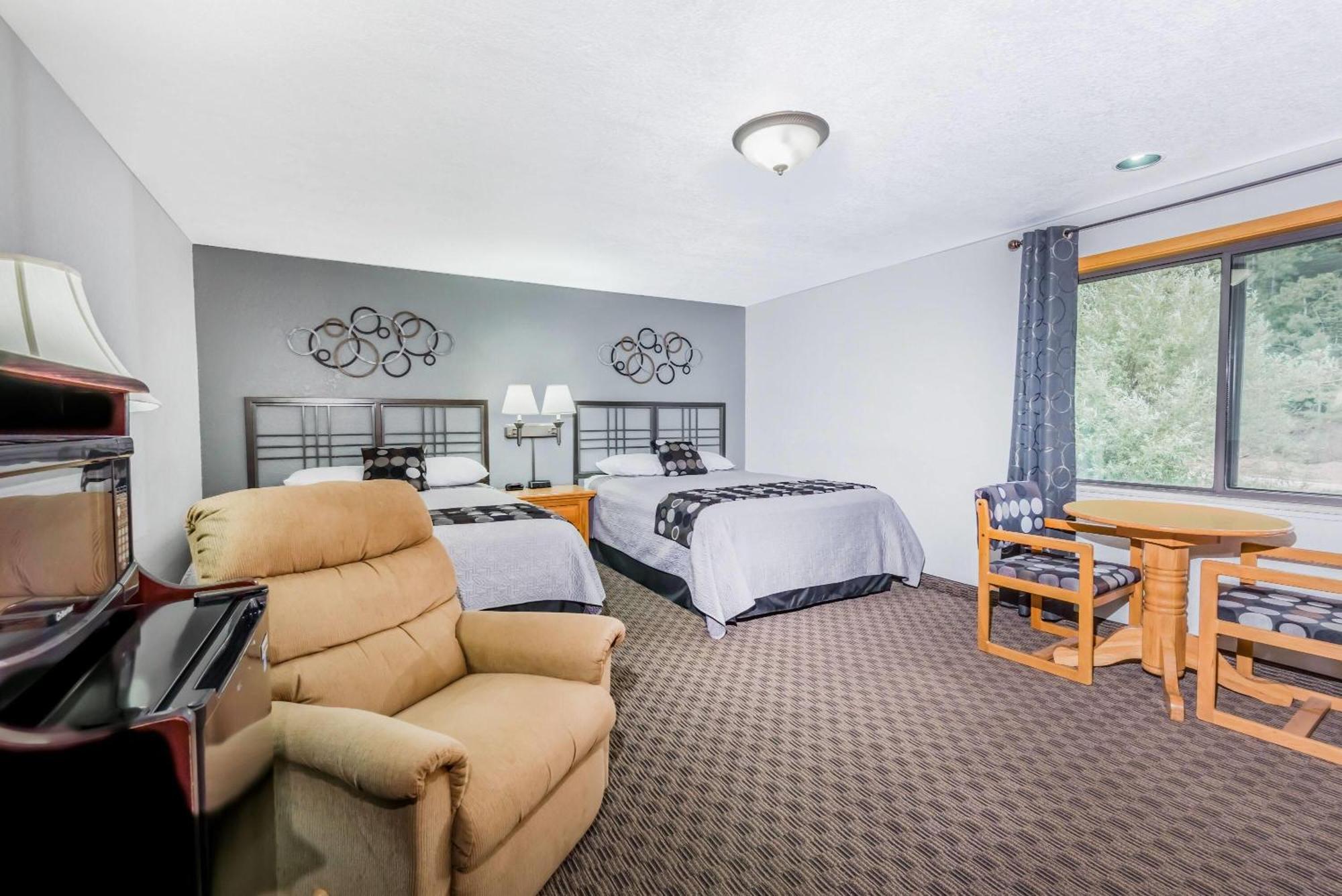 Super 8 By Wyndham Deadwood Black Hills Area Bagian luar foto